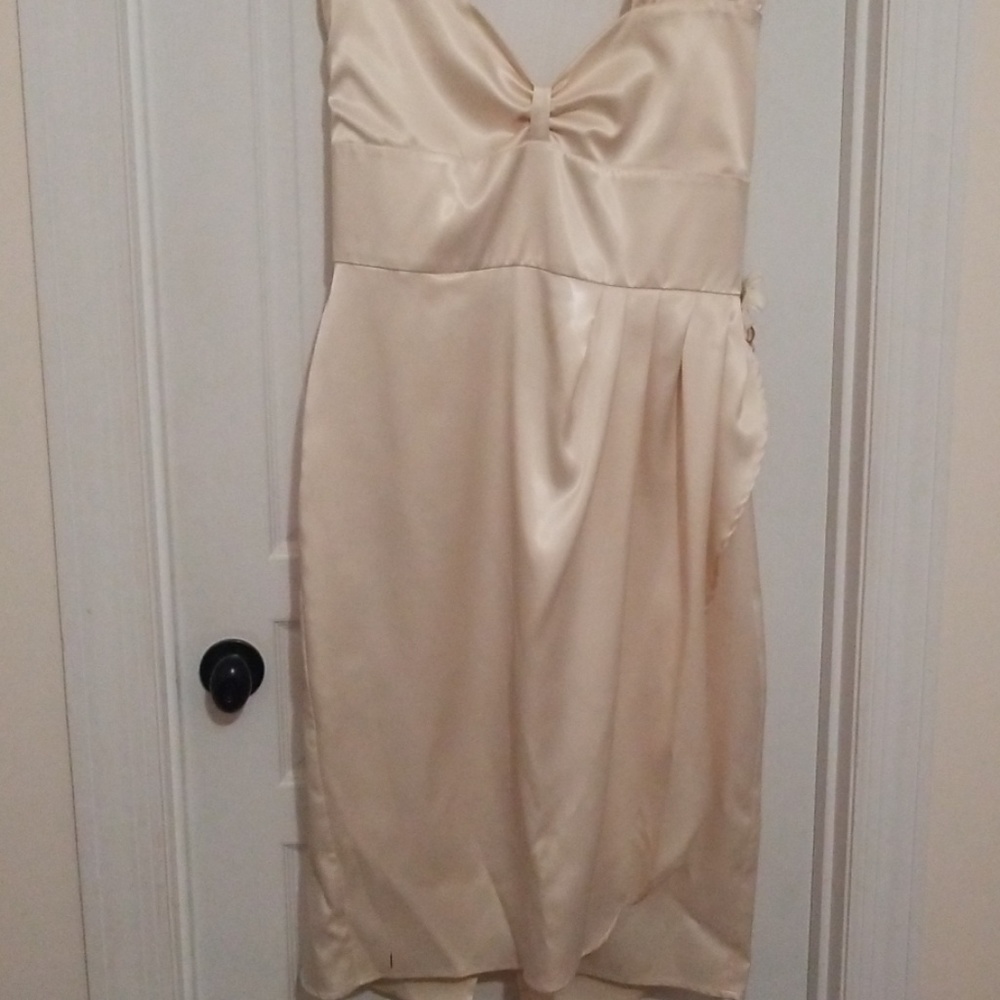 Queen of Hearts cream retro dress